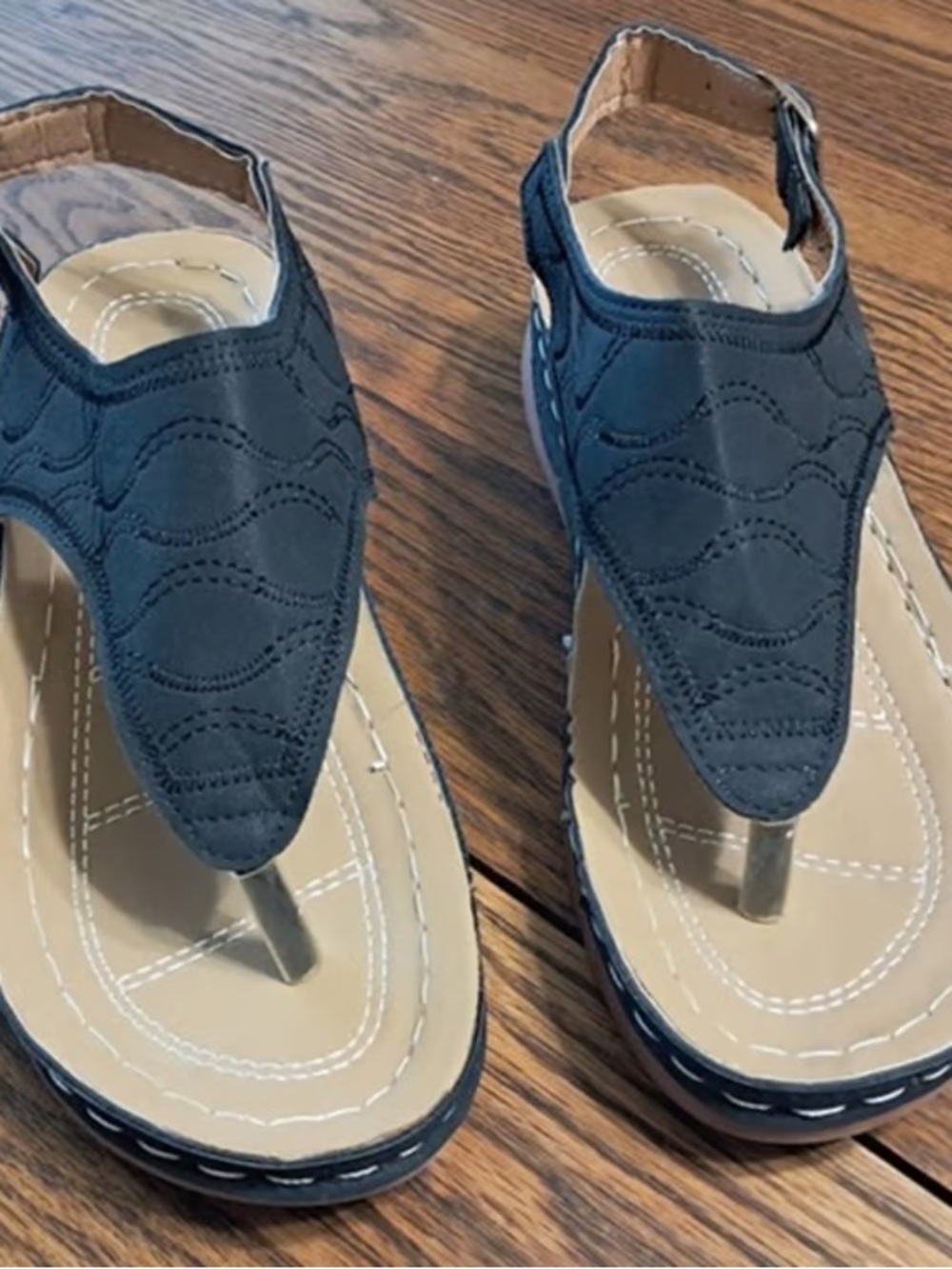 Women's Black Thong Sandals - Comfortable Everyday Style